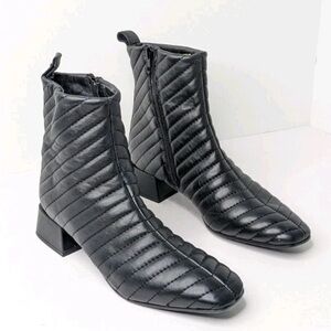 Elegant Napoleoni Black Quilted Ankle Booties